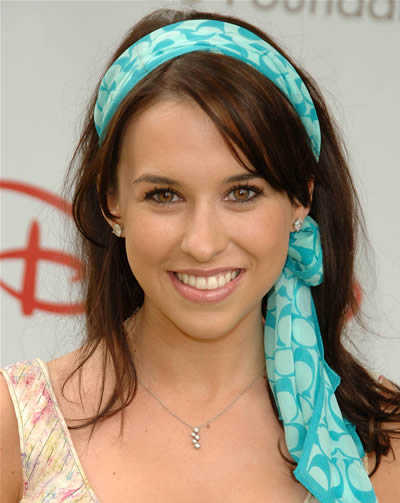 lacey chabert bath