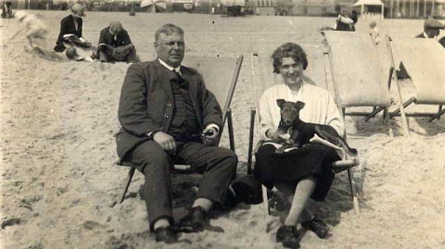 Fotografías de un día en la playa a principios del siglo XX