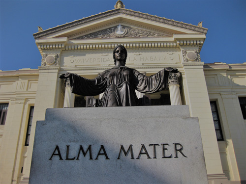 la «alma mater», no el «alma mater»