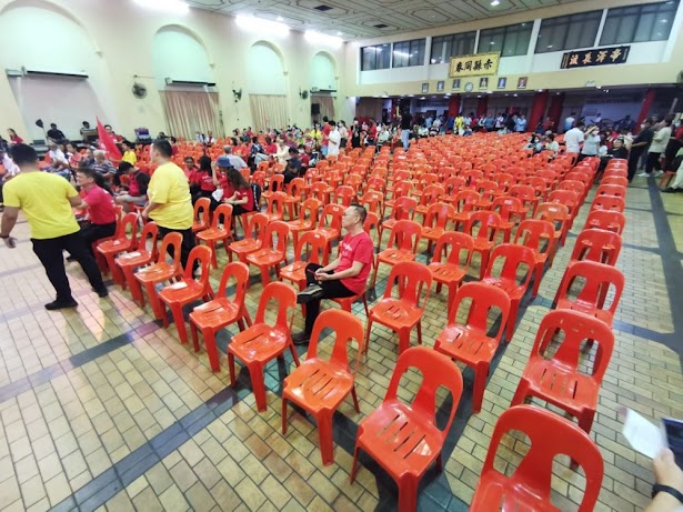 Kenapa Ceramah PH Di Pulau Pinang Lebih Banyak Kerusi Dari Orang?