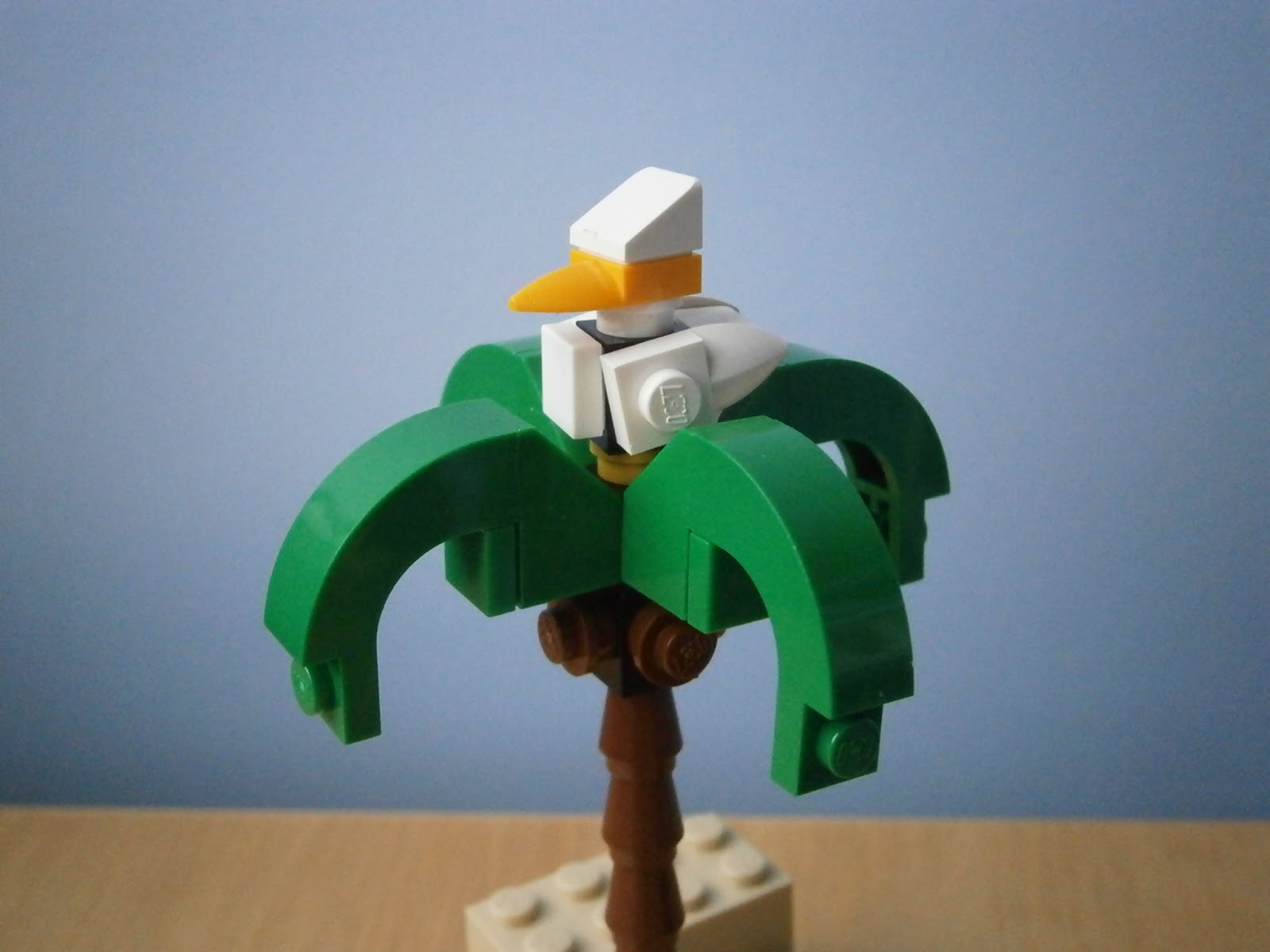 Adventure into Lego: Lego Creator 7346 Beach House mini review