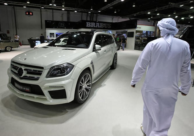 Paling Hangat:Kereta mewah Baru Dipamerkan di Pameran motor Antarabangsa  Dubai 2013