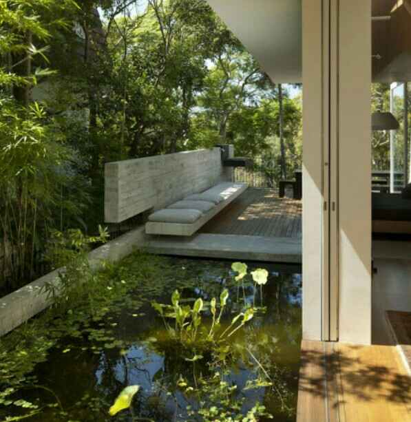 Desain Taman Rumah Minimalis Modern samping rumah