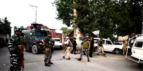 Srinagar Terrorist Attack: Police Scans CCTV Footage to Identify Attackers