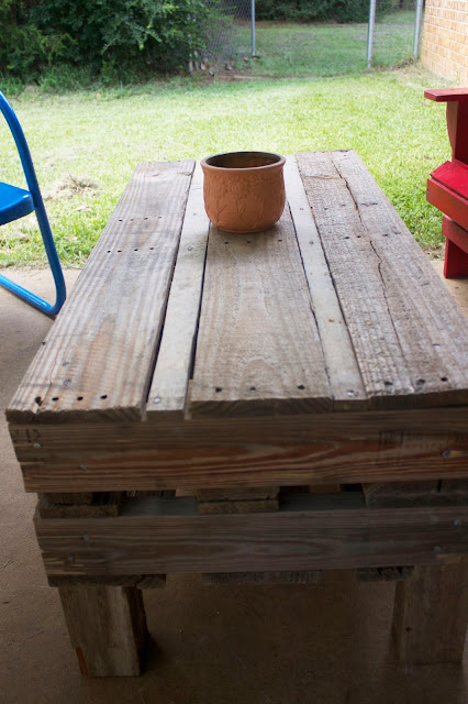 Patio table from a pallet