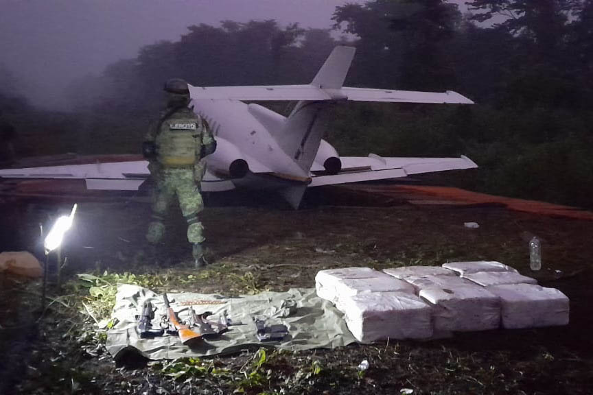 Fuerza Armadas de México interceptaron narcojet Hawker 700 cargado con cocaína que salió de Sudamérica