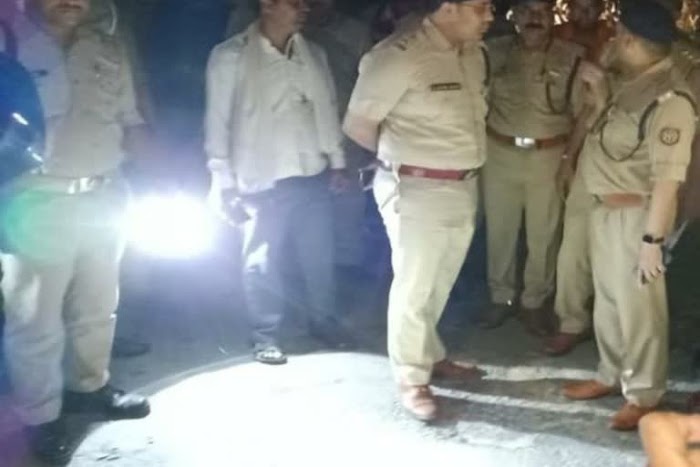 गोरखपुर: दबंगों ने युवक पर किया फायर, अस्पताल ले जाते समय रास्ते में हुई मौत 