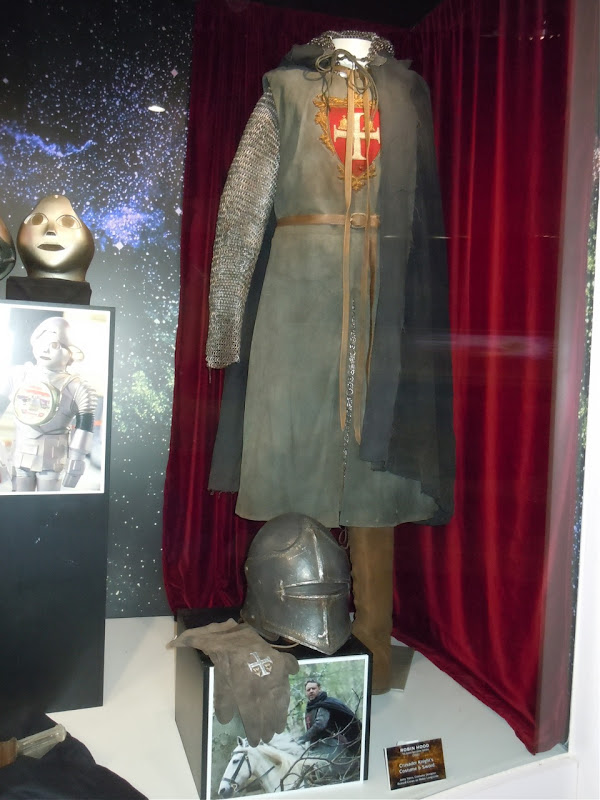 Russell Crowe Robin Hood movie costume