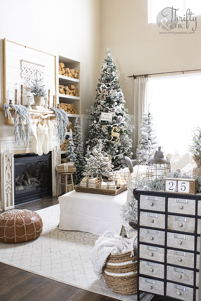 Cozy living room christmas decor. Woods and white Christmas decor. farmhouse christmas decor and decorating ideas. Neutral Christmas mantel decor