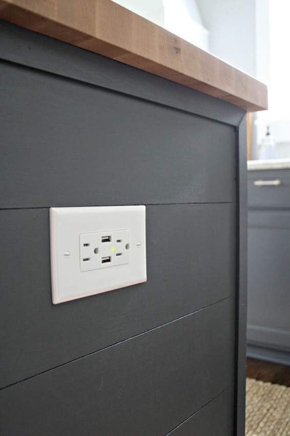 Outlet with usb for charging 