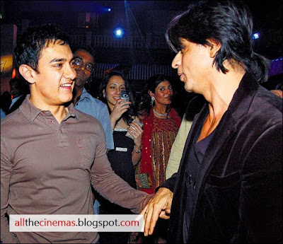 Aamir Khan beating Shahrukh Khan in Filmfare