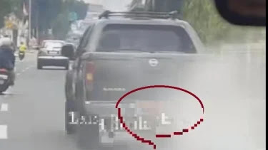 Buat Polusi Udara! Mobil Plat Merah Ngebul, Polisi: Punya Pemprov DKI Jakarta  