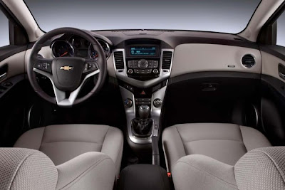 2011-Chevrolet-Cruze-Interior-Dashboard-View