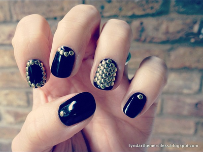 Black nail art design