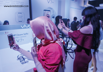 Malam Kolaborasi Media Terbesar Di Peluncuran Vivo V7+