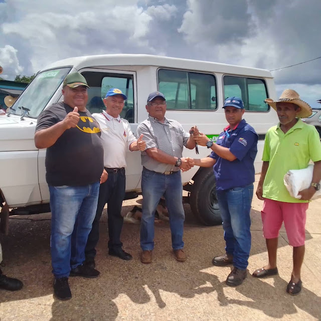 GESTIÓN-PEDRO CAMEJO: Alcalde Luis Cuervo otorgó vehículo a comunidad La Macanilla.