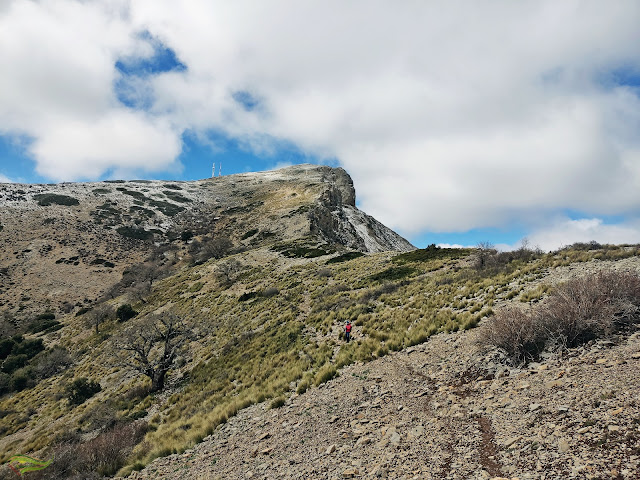 Subida circular al Pico Almadén (2.036 m) desde el Área Recreativa de la Fuenmayor (Parque Natural Sierra Mágina)