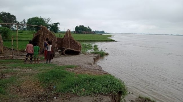 नदी किनारे के कईं गांवों पर बाढ़ का खतरा