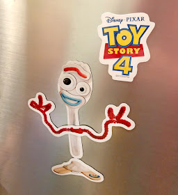 d23 expo disney store forky magnet set 