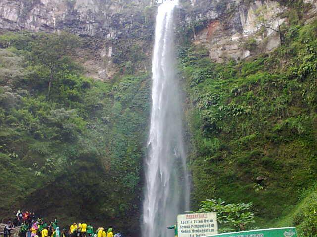 7 Wisata Air Terjun di Malang dan Batu yang Populer