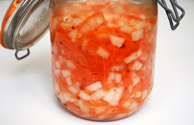 Kimchi de radis blanc daïkon et carottes