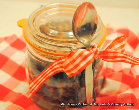 Spicy Cranberry Granola at Miz Helen's Country Cottage