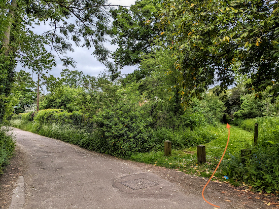 Turn right, still on North Mymms footpath 34