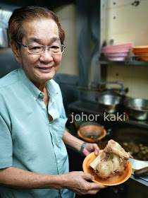 Hock Lam Street Popular Beef Kway Teow @ Old Airport Road Food Centre, Singapore 福南街著名牛肉粿条