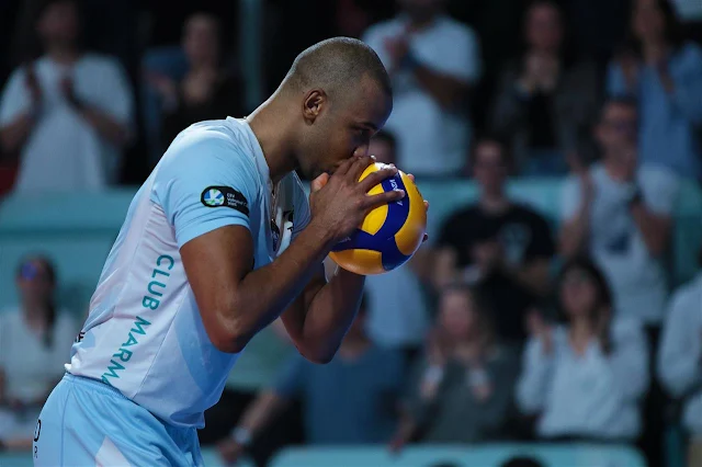 Leandro Aracaju, encantado com a escola francesa de vôlei, chega forte à semifinal da Liga Francesa pelo Tours