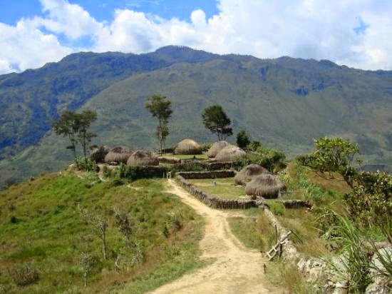  Keindahan Tempat Wisata Di Papua Yang Menawan 9 Keindahan Tempat Wisata Di Papua Yang Menawan