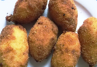 croquetas de jamón de forma alargada