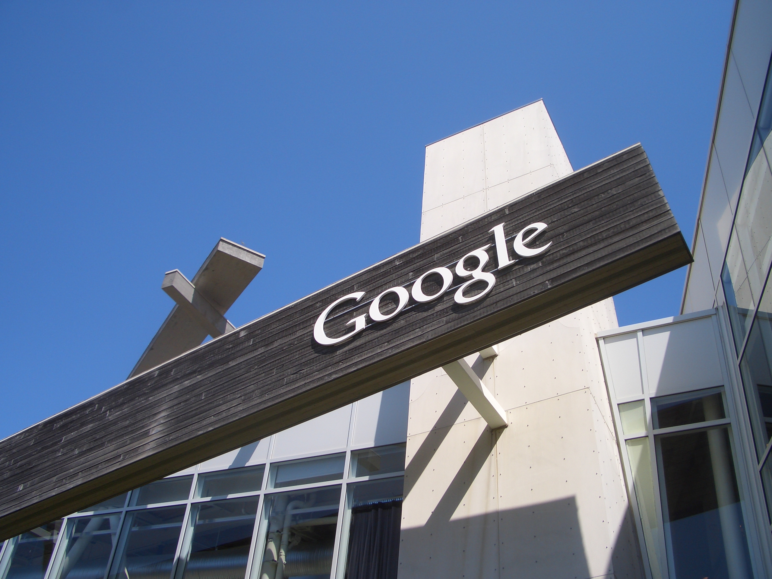 Google Slips in Pre-Market on Rumors of Apple-OpenAI Deal