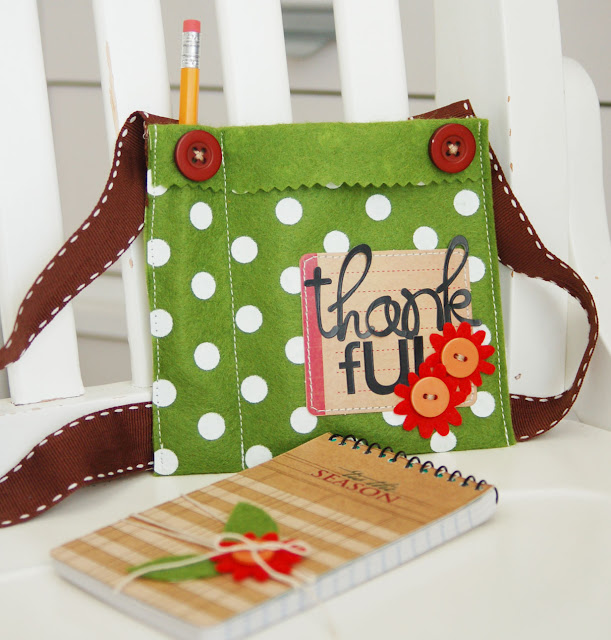 Thankgiving craft: Thankful Notebook and Purse by www.jengallacher.com.