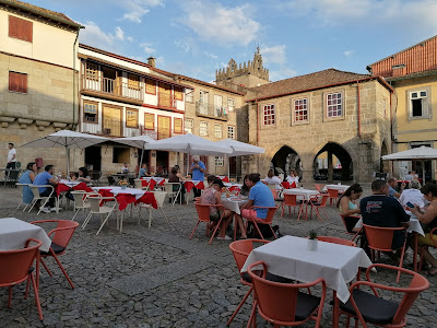 Praça de Santiago em Guimarães