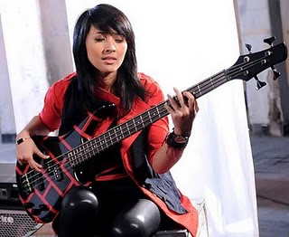 7 Gitaris Wanita Indonesia