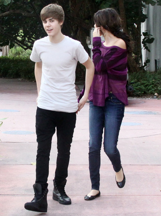 selena gomez justin bieber dating. hair justin bieber and selena