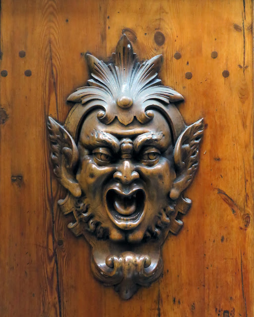 Bronze door handle, Via San Pietro, Siena