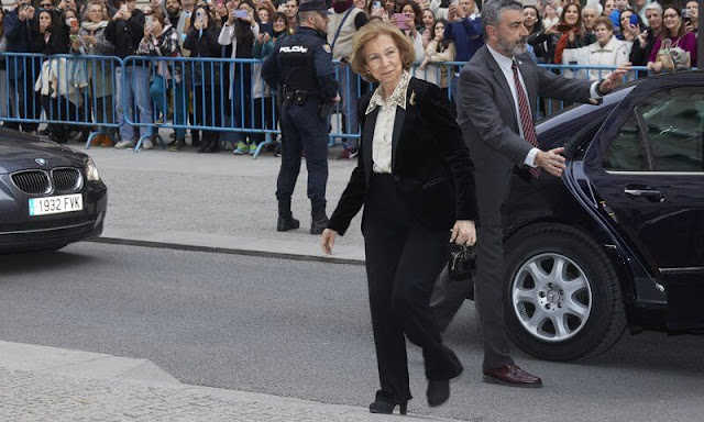 Queen Sofía of Spain presented awards to Eugenio Lopez Alonso and Patrizia Sandretto Re Rebaudengo