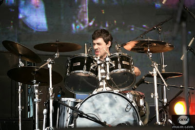 Gonçalo Silva on the drums live