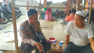 Bhabinkamtibmas Polsek Tirtayasa Sambang "Sowan Sesepuh" kepada Tokoh Masyarakat di Desa Tirtayasa