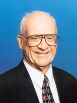  American Sportscaster Ernie Harwell 