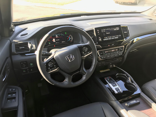 Interior view of 2020 Honda Pilot Black Edition