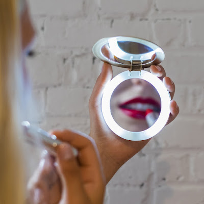Hyper Pearl Compact Mirror, This Compact Mirror Can Charges Any USB Device