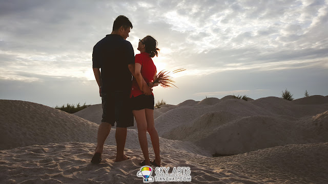 A very casual couple photoshoot at this exotic location in Malaysia - Padang Pasir Klebang