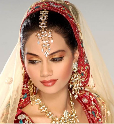 pakistani wedding makeup. Pakistani Bridal Dresses and