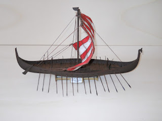 maqueta de barco vikingo