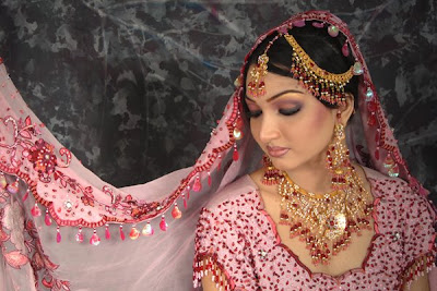 Dress Model Poses on Pakistani Bridal Wears   Dresses For Wedding By Top Designers Of