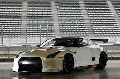 2010 Nissan GT-R New FIA GT1 Race Car Photos Released