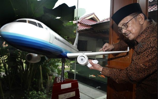 Biografi BJ Habibie Sang Presiden Indonesia