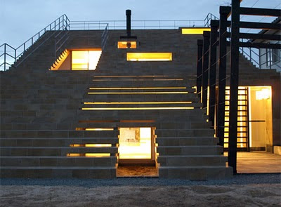 Funny Stairs House in Japan pictures